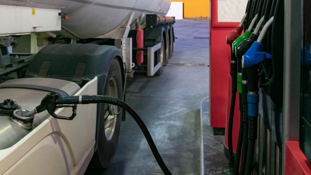 CETM alerta del impacto que puede suponer equiparar el impuesto del gasoil al de la gasolina