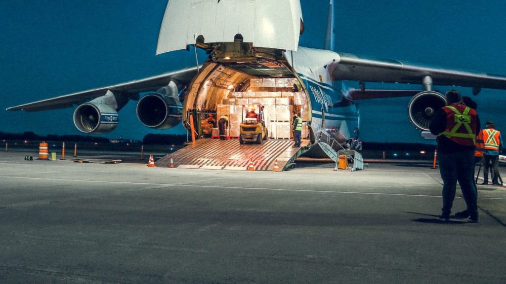 La carga aérea no vende espacio, vende capacidad que aún no existe